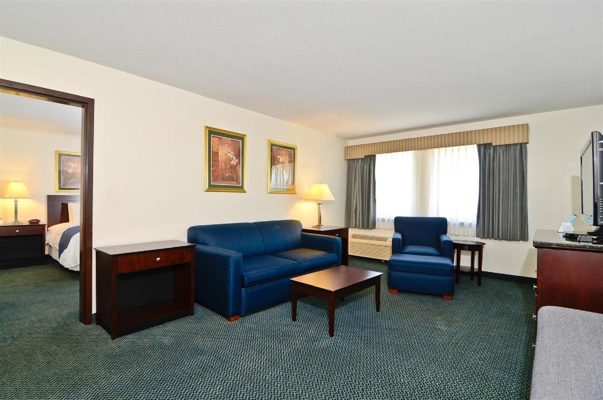 Western Gas 3* Gas City